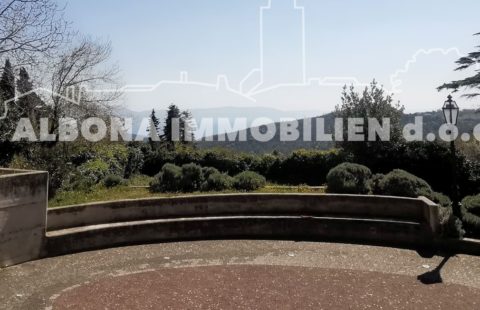 Poslovni prostor u starom gradu Labinu