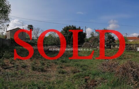 AKCIJA: građevinski teren u mirnom naselju