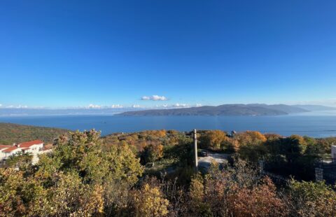 GRAĐEVINSKO ZEMLJIŠTE S PANORAMSKIM POGLEDOM NA MORE I OTOKE