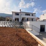 EKSKLUZIVNO! Moderna novogradnja sa prekrasnim pogledom na more